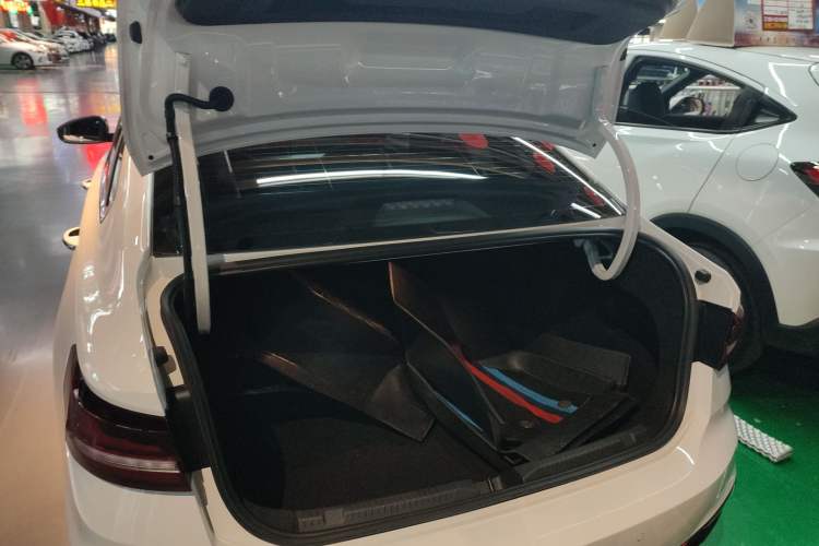 Used Volkswagen Lavida 2023 300TSI DSG Starry Full-Comfort Edition
