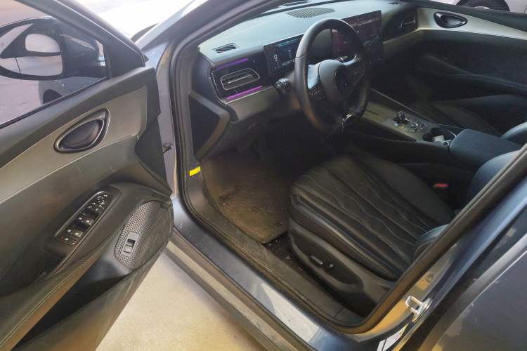 Used BYD Seal 06 New Energy 2024 DM-i 120KM Flagship Model
