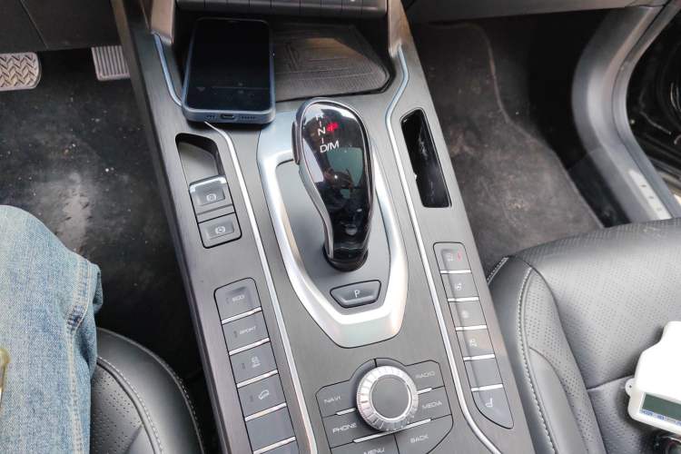 Used Wey VV6 2021 2.0T Two-Wheel Drive Smart Plus