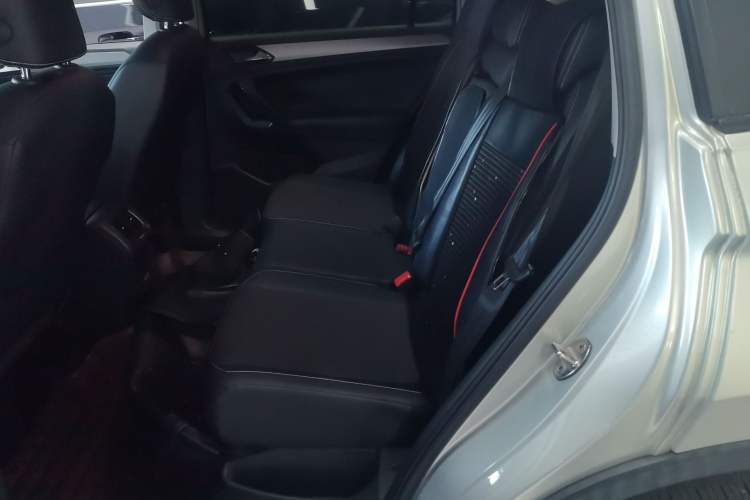 Used Volkswagen Tiguan L 2019 330TSI Automatic Two-Wheel Drive Luxury Edition China VI Standard
