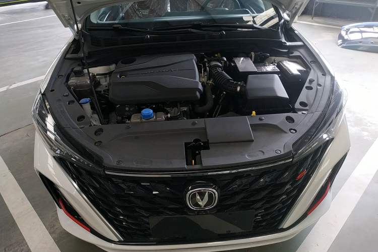 Used Changan Eado 2025 PLUS 1.4T Dual-Clutch High-Energy Version

