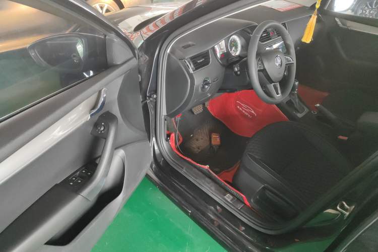 Used Skoda Octavia 2019 1.5L Automatic Smart Drive Luxury Edition China VI Standard