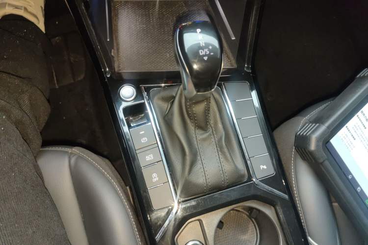 TDK.VehicleDetails.img