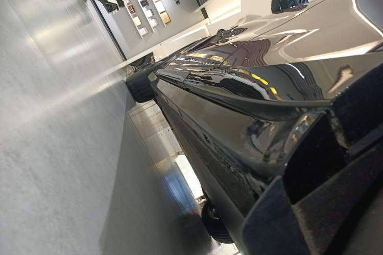 Used  YU7 2025 Ultra-Long Range High-Performance All-Wheel-Drive Max Edition
