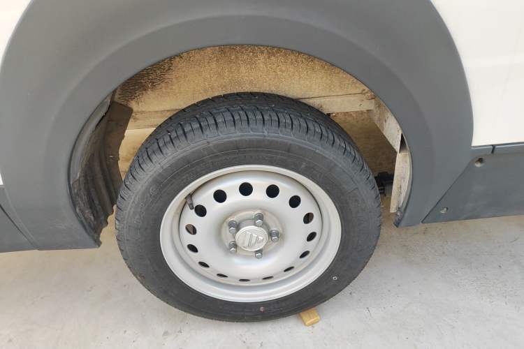 Used Foton Intelligent Blue Elf E7 2024 Facelifted All-Electric Van Flat Roof 2 Seats Evey Lithium Energy 41.86 kWh
