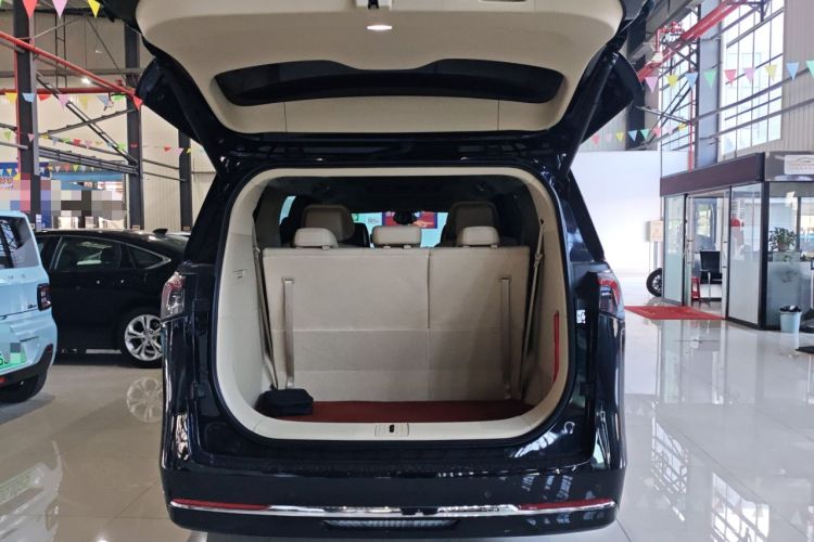 Used Buick GL8 New Energy 2025 Lu Shang Luxury Edition 7-Seater
