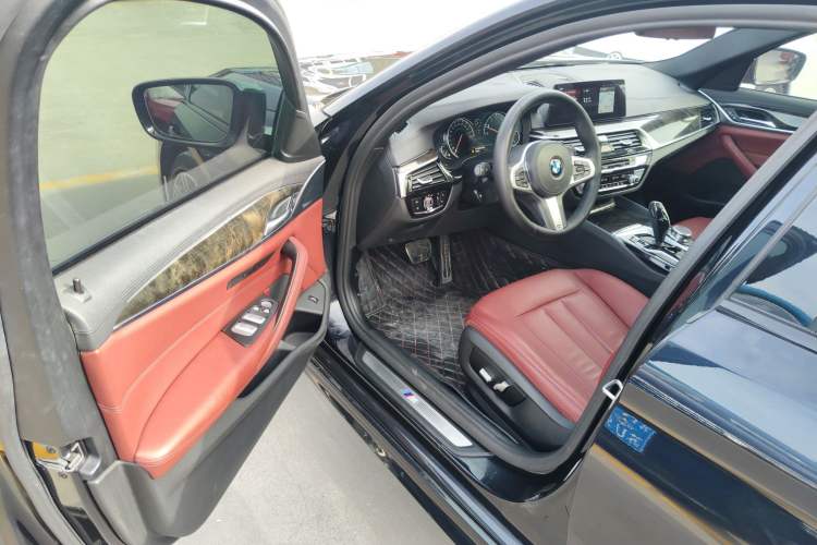 Used BMW 5 Series 2018 Restyled 530Li Leading Edition M Sport Package
