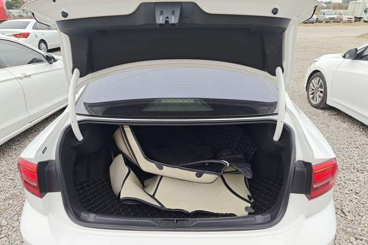 Used Volkswagen Lamando 2019 230TSI DSG Vision Edition China VI Standard
