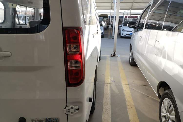 Used Wuling Yangguang 
