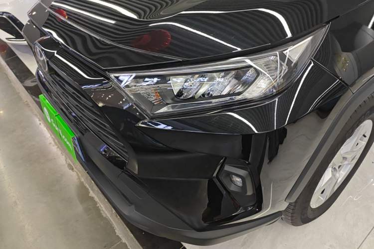 Used Toyota RAV4 2024 2.0L CVT Two-Wheel Drive Urban Edition

