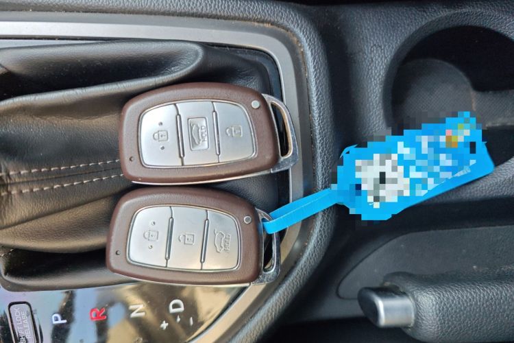 Used Hyundai ix25 2015 1.6L Automatic Two-Wheel-Drive Deluxe DLX Model