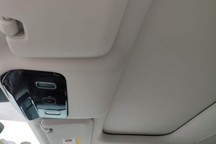 Used Li Auto Li Auto i8 2025 Standard Edition
