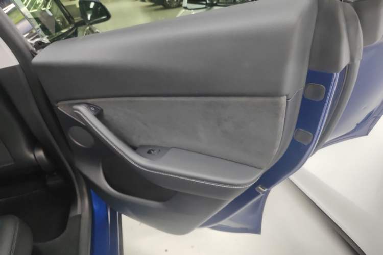 Used Tesla Model Y 2021 Long-Range All-Wheel-Drive Version
