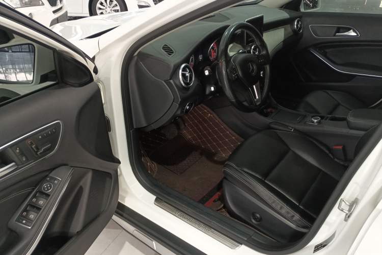 Used Mercedes-Benz GLA 2015 GLA 200 Fashion Model
