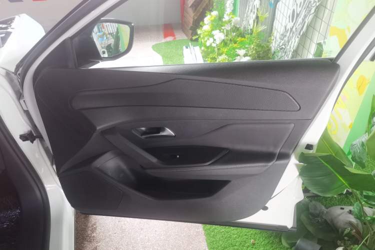 TDK.VehicleDetails.img