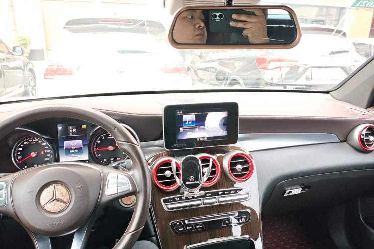 Used Mercedes-Benz GLC 2018 GLC 260 4MATIC Luxury Model