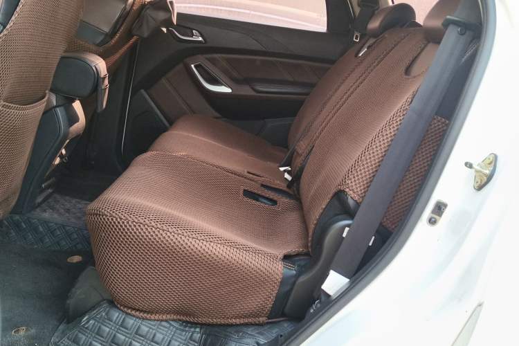 Used JMC Yusheng S350 2016 2.0T Manual 4x4 Gasoline Luxury Sunroof Version 5 Seats