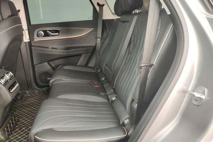 Used Chery Tiggo 9 2023 2.0T Dual-Clutch Two-Wheel Drive Luxury Edition 5 Seats