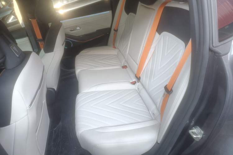 Used  SL03 2023 200Max Range-Extended Version
