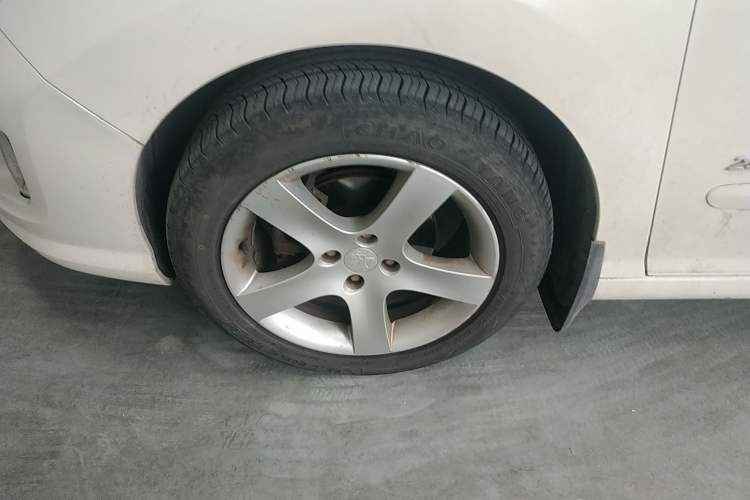 Used Peugeot 408 2013 2.0L Automatic Comfort Edition
