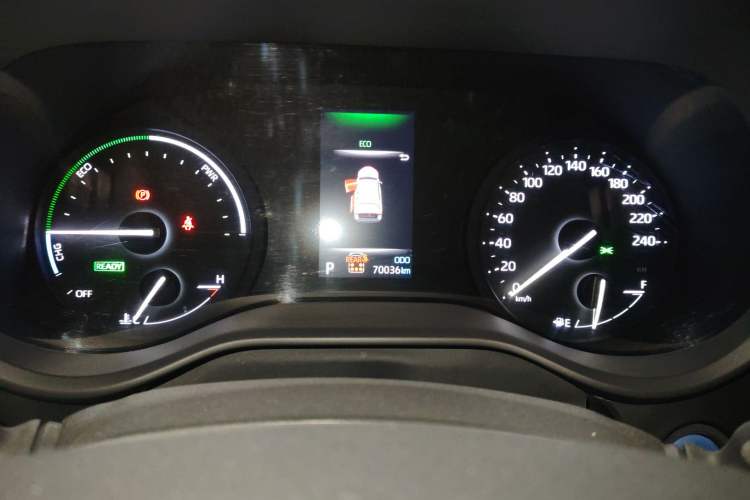 Used Toyota Sienna 2023 2.5L Hybrid Deluxe Edition
