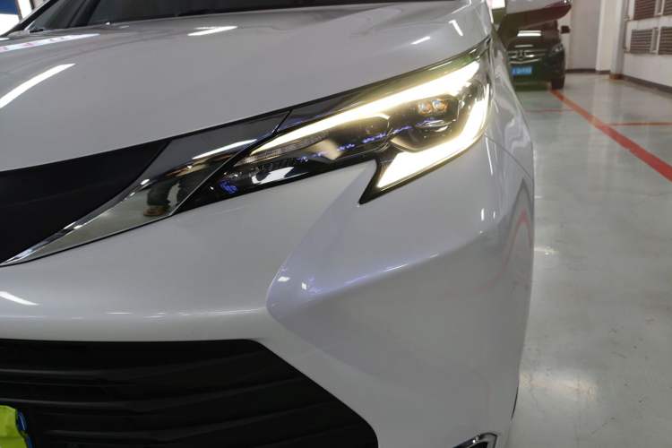 Used Toyota Sienna 2021 2.5L Hybrid Comfort Edition