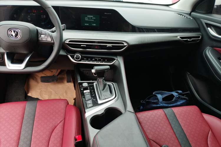 Used Changan Eado 2021 PLUS Blue Whale NE 1.4T GDI DCT Prestige Model
