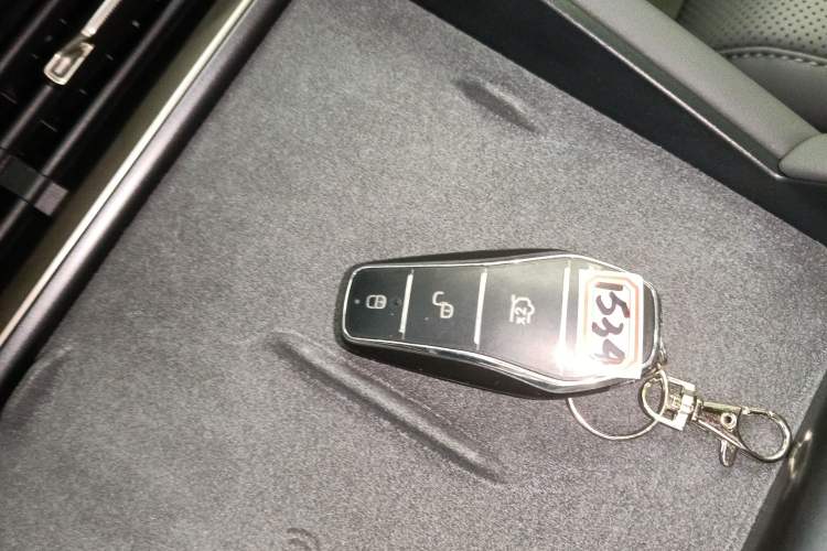 Used BYD Qin L 2025 DM-i Smart Drive 120KM Superior Model