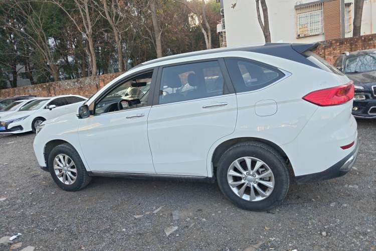 Used Haval M6 2021 PLUS 1.5T DCT Prestige Smart Connectivity Model
