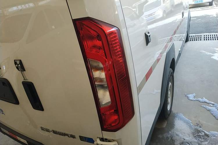 Used Foton Intelligent Blue Elf E7 2024 All-Electric Van Flat Roof 2 Seats CATL 46.36 kWh