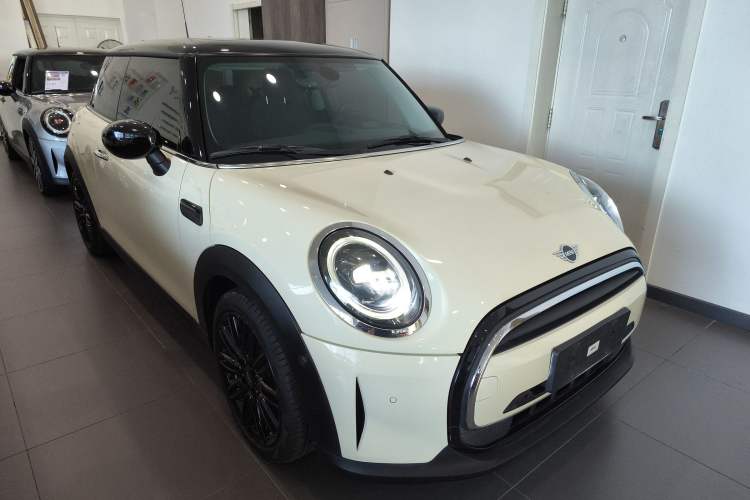 Used  MINI 2022 1.5T COOPER Classic Edition
