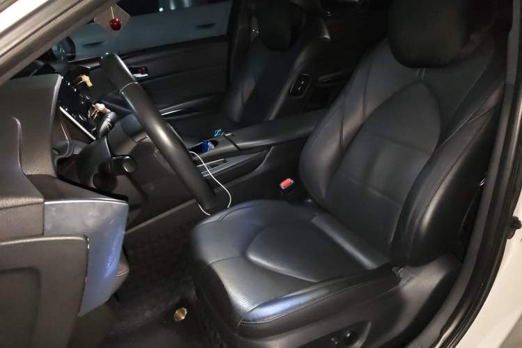 Used Toyota Avalon 2019 2.0L Luxury Edition China VI Standard
