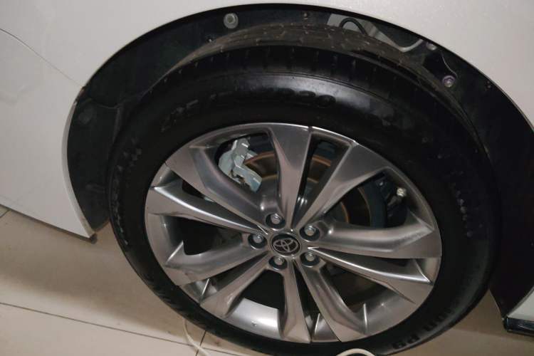 Used Toyota Sienna 2023 2.5L Hybrid Deluxe Edition
