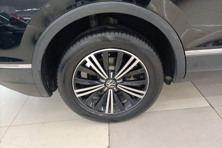 Used Volkswagen Tiguan L 2021 330TSI Automatic Two-Wheel Drive Smart Edition