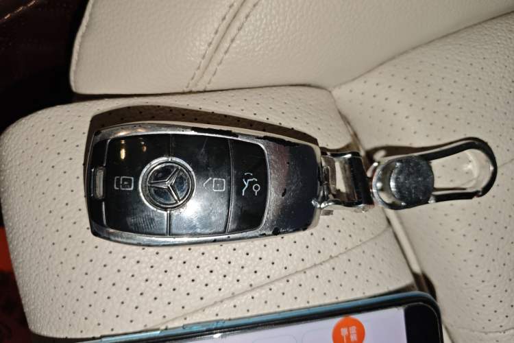 Used Mercedes-Benz E-Class 2019 E 260 L
