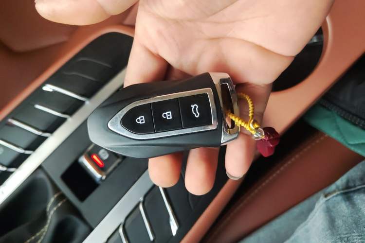 Used Zotye SR9 2017 2.0T Automatic Ultimate Light Edition