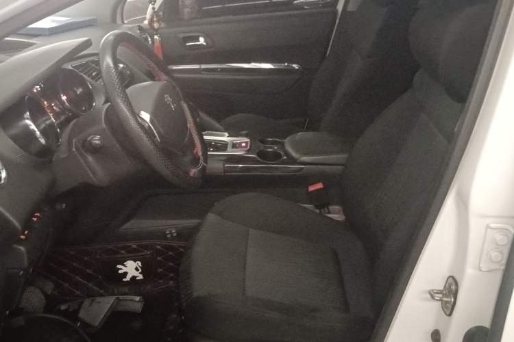 Used Peugeot 3008 2015 2.0L Automatic Classic Edition
