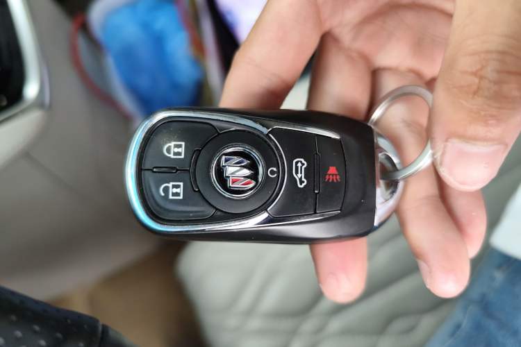 Used Buick GL8 2021 ES Landtrek 653T Comfort Edition