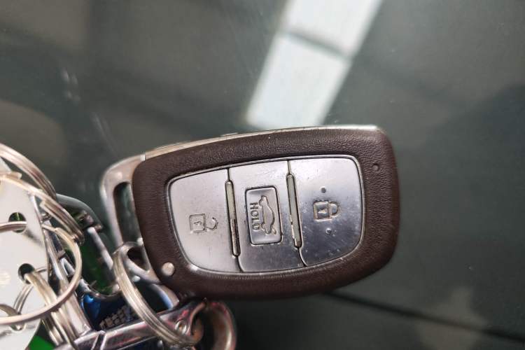 Used Hyundai Mistra 2014 1.8L Automatic Smart GLS
