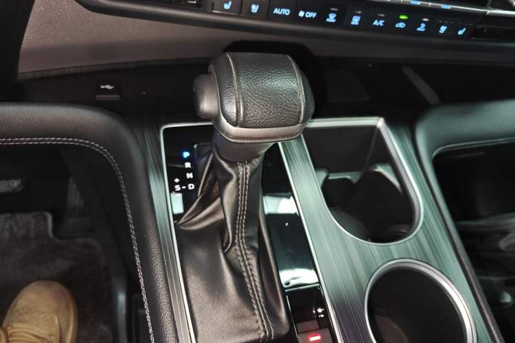 Used Toyota Sienna 2021 2.5L Hybrid Platinum Edition