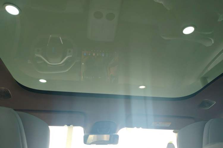 Used  07 2024 Ultra All-Electric Four-Wheel Drive