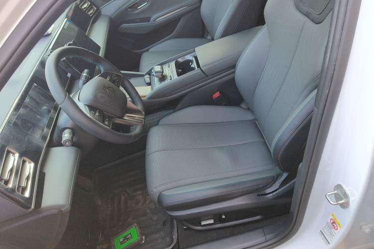 Used BYD Qin L 2024 DM-i 80KM Leading Model
