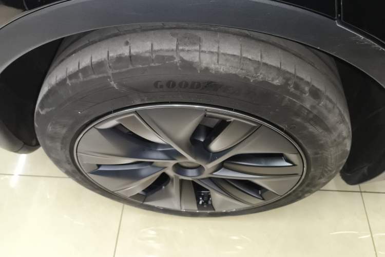 Used Tesla Model Y 2023 Rear-Wheel-Drive Version
