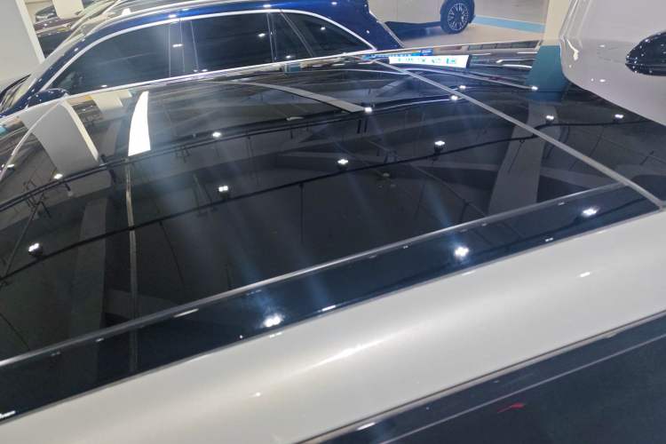 Used Land Rover Range Rover Evoque 2021 Range Rover Velar 249 PS R-Dynamic HSE Luxury Edition