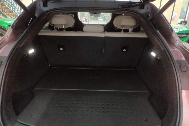 Used  YU7 2025 Ultra-Long Range High-Performance All-Wheel-Drive Max Edition