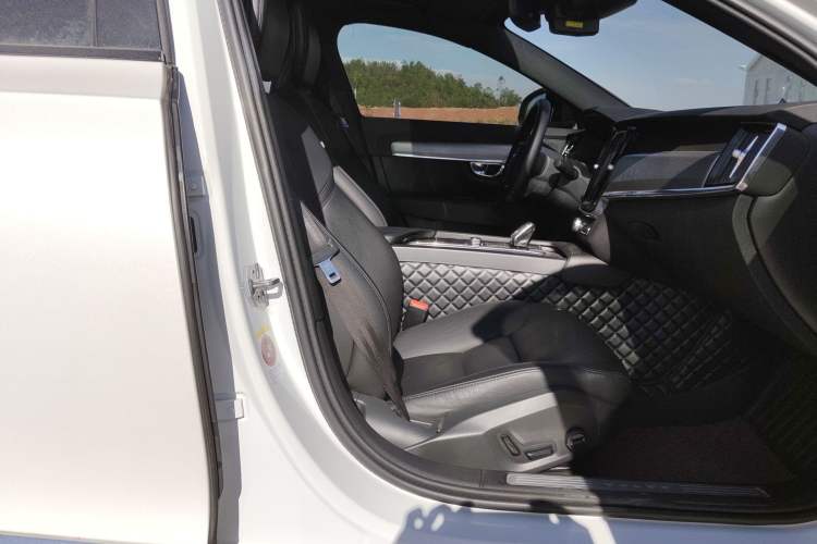 Used Volvo S90 2021 B5 Zhiyi Sport Edition
