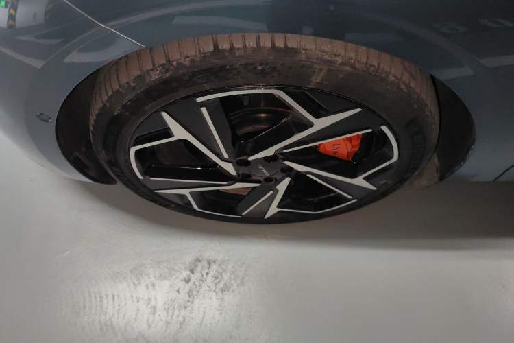 Used Lynk & Co Z10 2025 95 kWh 702 km All-Wheel Drive Intelligent Driving Ultra
