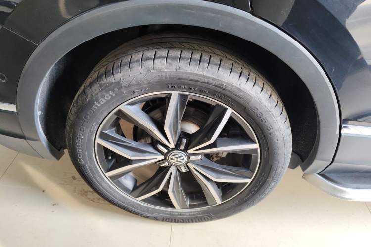 Used Volkswagen Tiguan L 2019 Revised 330TSI Automatic Two-Wheel Drive Smart & Luxury Edition China VI Standard
