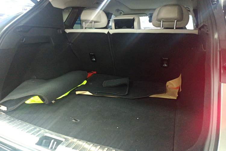 Used Lynk & Co 08 EM-P 2023 220km All-Wheel-Drive Performance Halo
