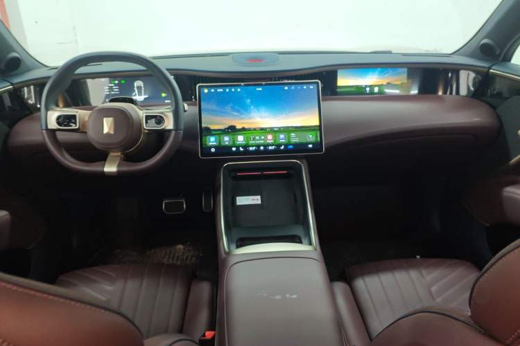 Used  11 2022 Ultra-Long Range Dual-Motor Luxury Edition 4 Seats